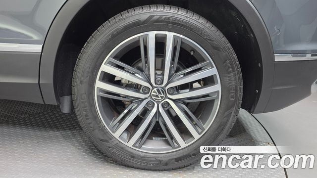Volkswagen Tiguan 2021 — photo 7