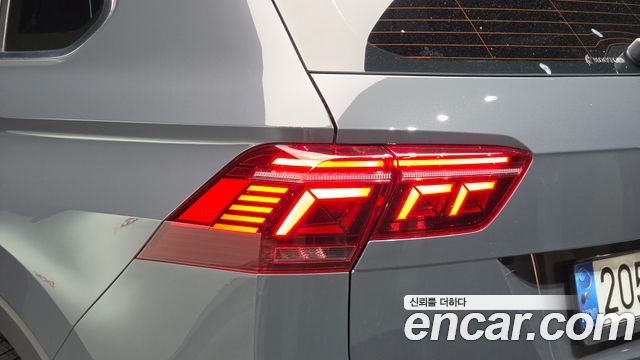 Volkswagen Tiguan 2021 — photo 9