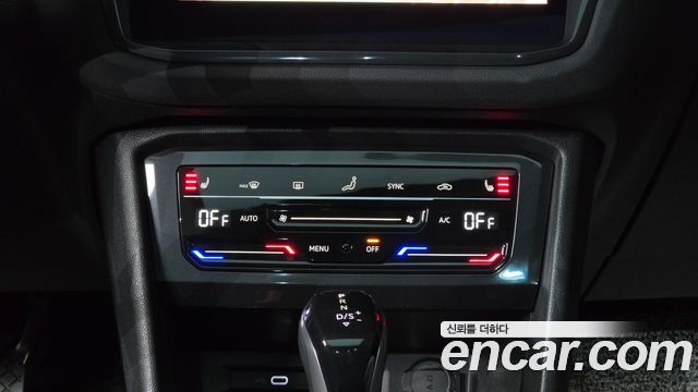 Volkswagen Tiguan 2021 — photo 27