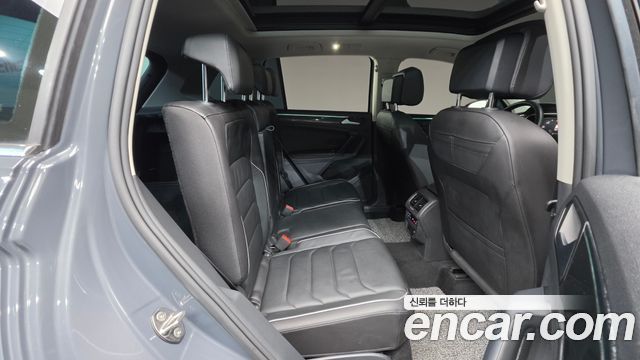 Volkswagen Tiguan 2021 — photo 31