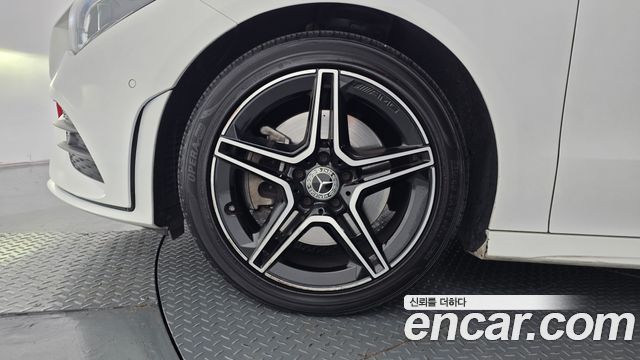 Mercedes-Benz CLA-Class 2023 — photo 5