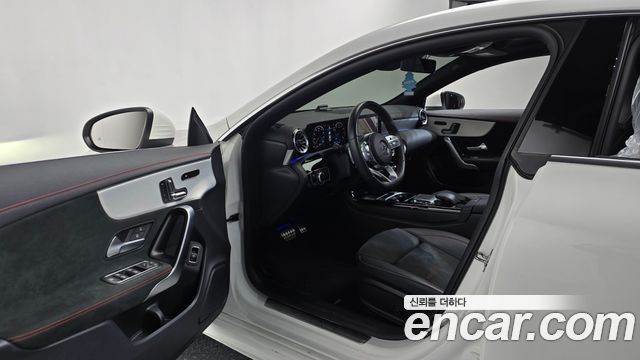Mercedes-Benz CLA-Class 2023 — photo 10