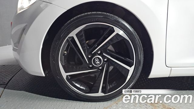 Hyundai AVANTE 2015 — photo 5