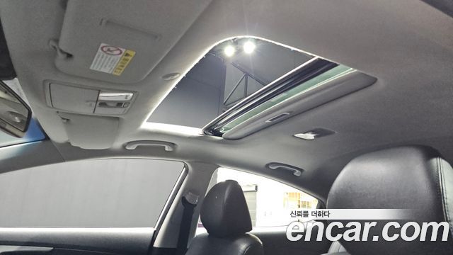 Hyundai AVANTE 2015 — photo 19