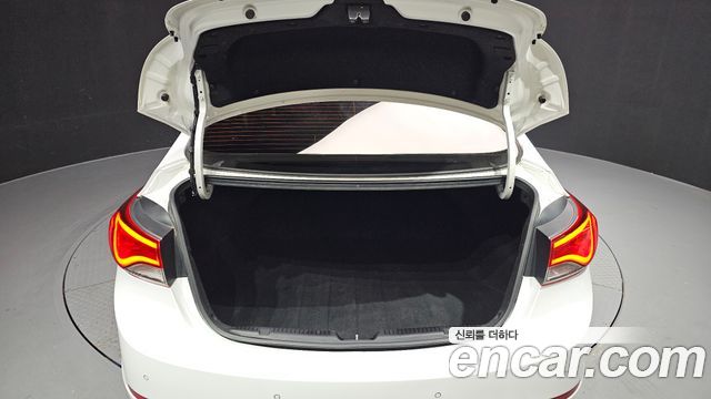 Hyundai AVANTE 2015 — photo 20