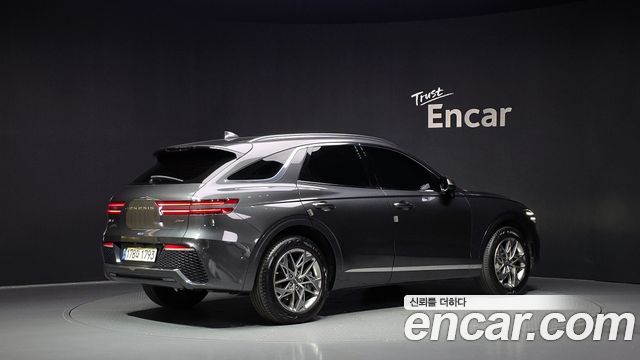 Genesis GV70 2023 — photo 2
