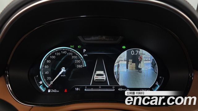 Genesis GV70 2023 — photo 8