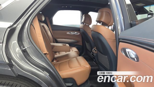Genesis GV70 2023 — photo 12