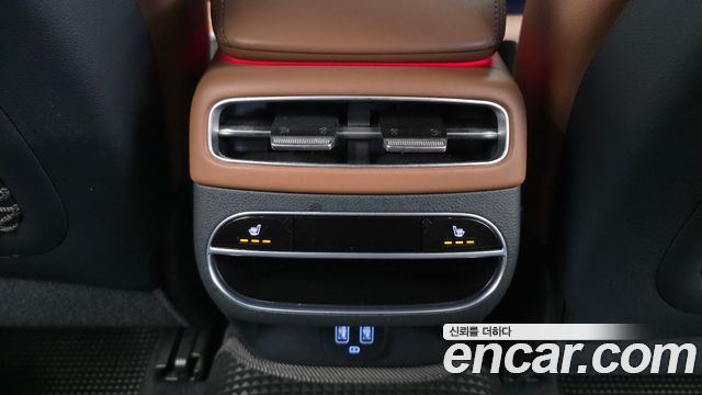 Genesis GV70 2023 — photo 19