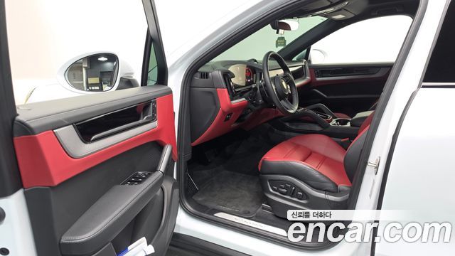 Porsche Cayenne 2025 — photo 13