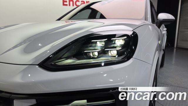 Porsche Cayenne 2025 — photo 8