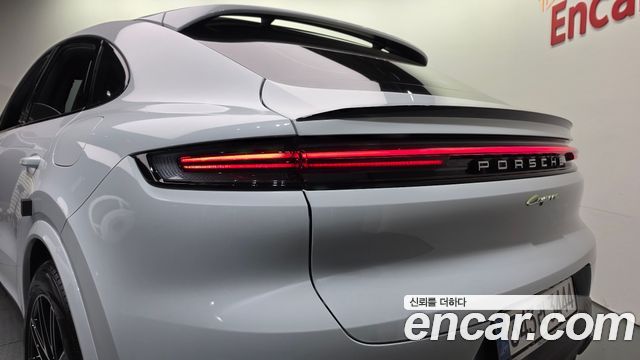 Porsche Cayenne 2025 — photo 9