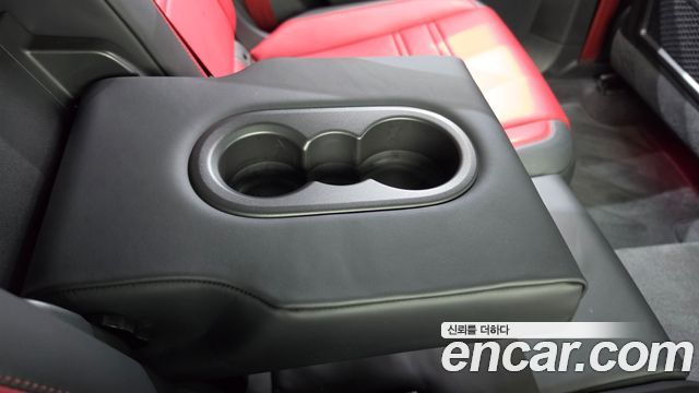 Porsche Cayenne 2025 — photo 28
