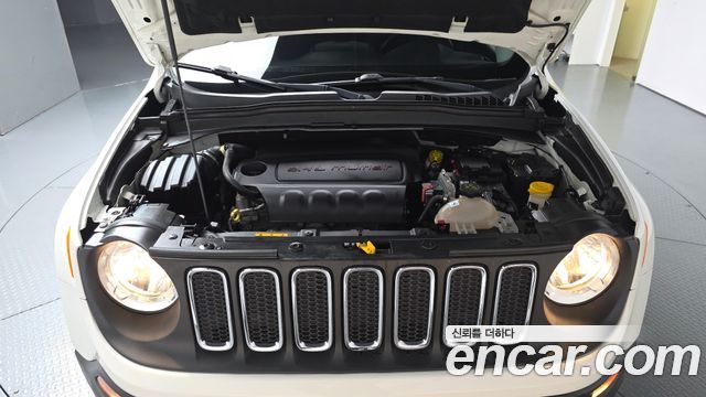 Jeep Renegade 2017 — photo 6
