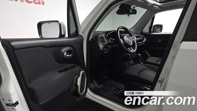 Jeep Renegade 2017 — photo 13