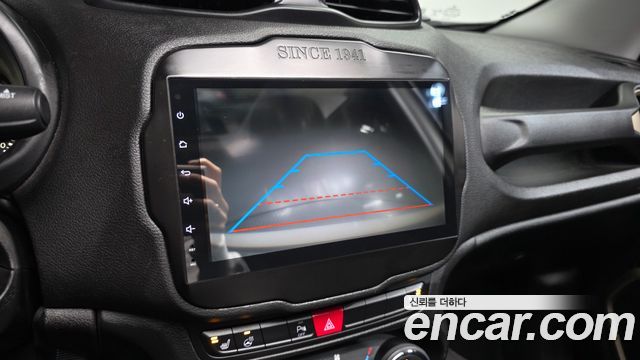 Jeep Renegade 2017 — photo 21