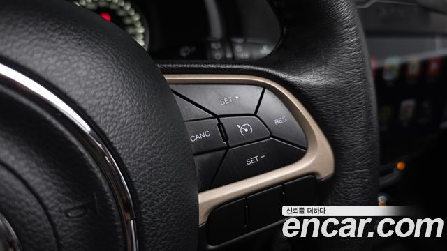 Jeep Renegade 2017 — photo 23