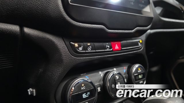Jeep Renegade 2017 — photo 24