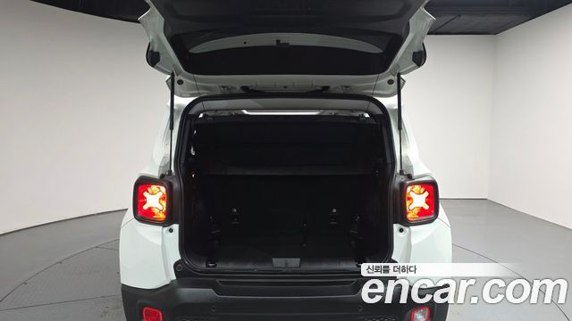 Jeep Renegade 2017 — photo 26
