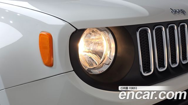 Jeep Renegade 2017 — photo 8