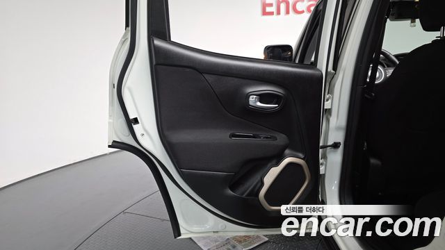 Jeep Renegade 2017 — photo 15