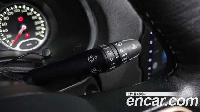 Jeep Renegade 2017 — photo 29