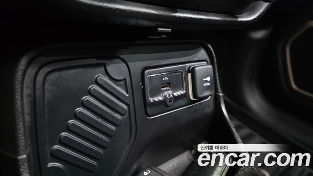 Jeep Renegade 2017 — photo 32