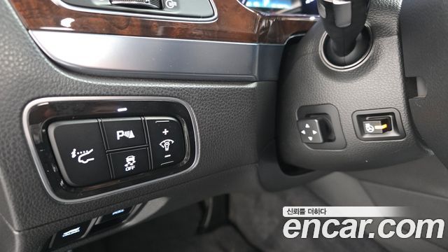 Hyundai Equus 2015 — photo 13