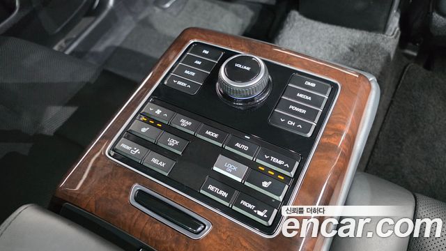 Hyundai Equus 2015 — photo 18