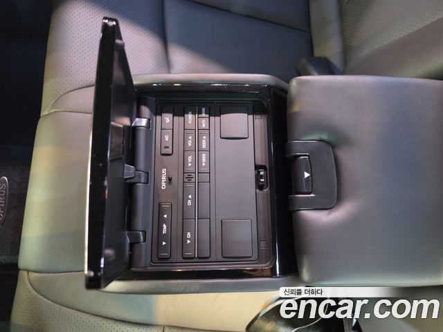 Kia OPIRUS 2011 — photo 18