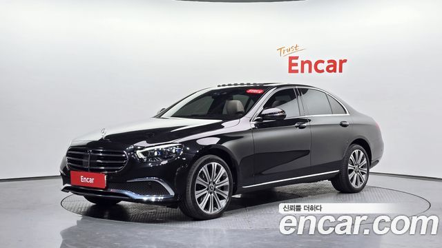 Mercedes-Benz E-Class 2023 — photo 34