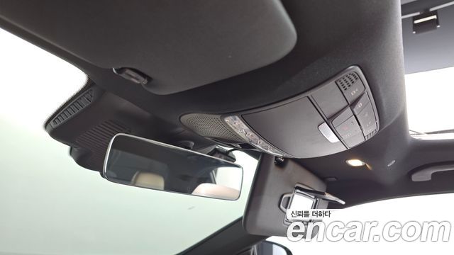 Mercedes-Benz E-Class 2023 — photo 29