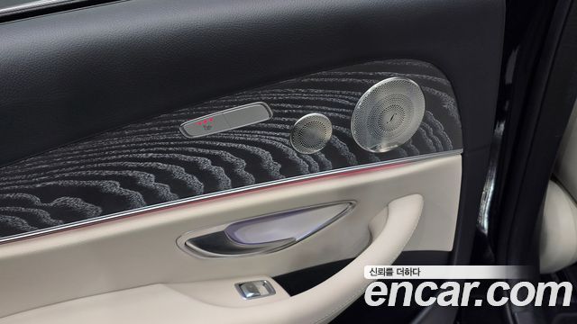 Mercedes-Benz E-Class 2023 — photo 30