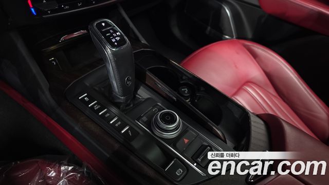 Maserati Levante 2019 — photo 9