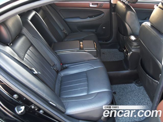 Hyundai Genesis 2012 — photo 16
