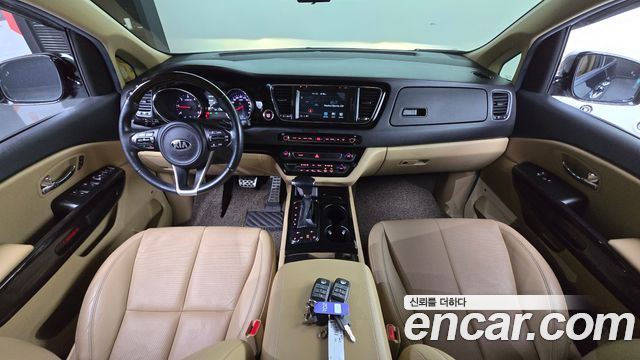 Kia Canival 2017 — photo 10