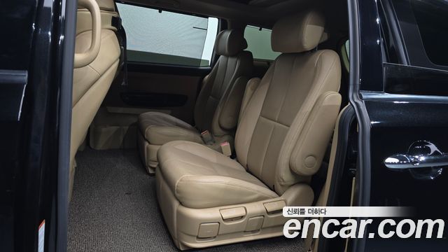 Kia Canival 2017 — photo 17