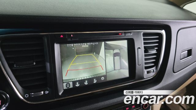 Kia Canival 2017 — photo 20