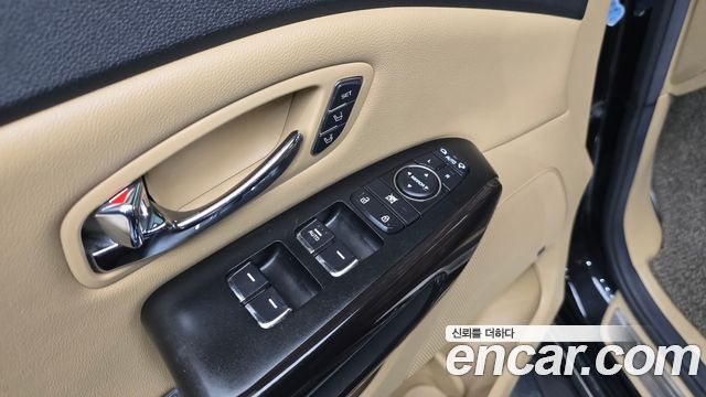Kia Canival 2017 — photo 21