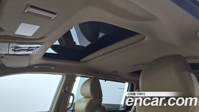 Kia Canival 2017 — photo 25