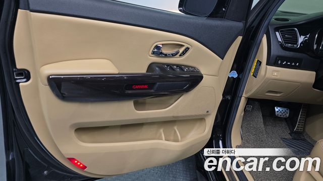 Kia Canival 2017 — photo 14