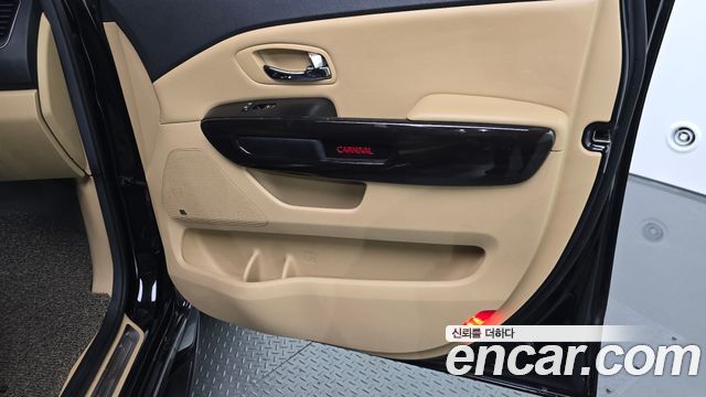 Kia Canival 2017 — photo 15