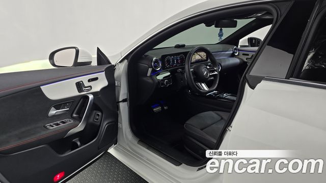 Mercedes-Benz CLA-Class 2026 — photo 10