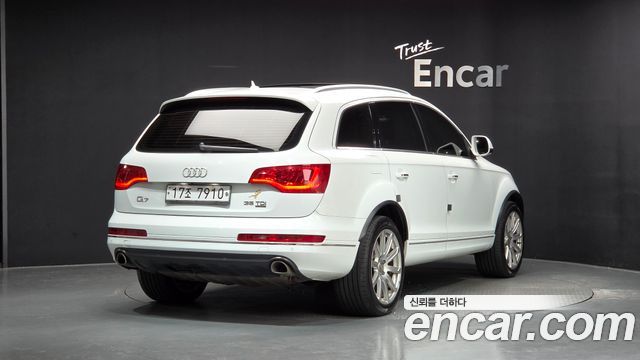 Audi Q7 2015 — photo 2