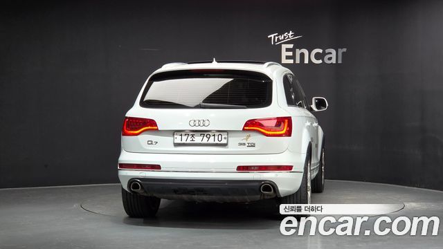 Audi Q7 2015 — photo 4