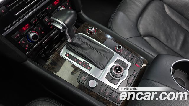 Audi Q7 2015 — photo 9