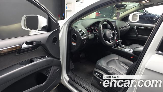 Audi Q7 2015 — photo 10