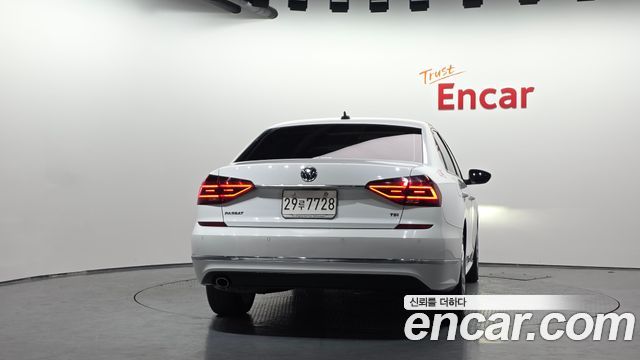 Volkswagen Passat 2018 — photo 4