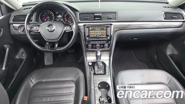 Volkswagen Passat 2018 — photo 10