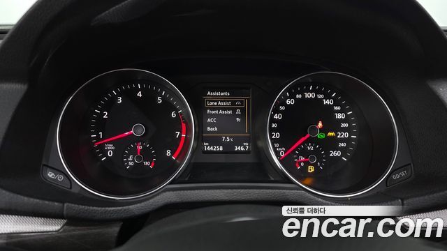 Volkswagen Passat 2018 — photo 11
